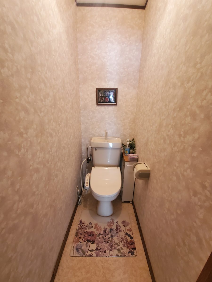 Y邸_トイレ前