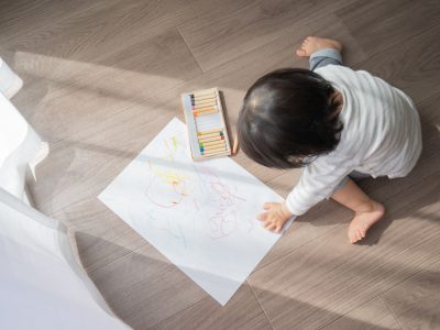 子供　お絵描き